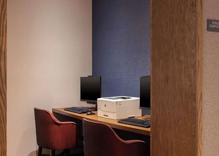 Hyatt Place Phoenix Airport Hotel 3*