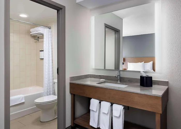 Hotel Hyatt Place Phoenix Airport 3*